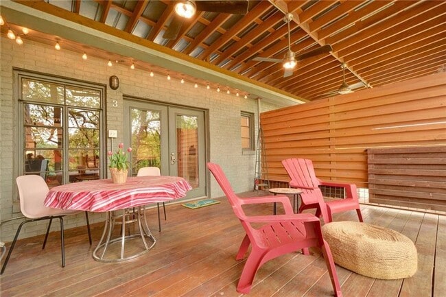 Photo - 1212 Castle Hill St Unit 3