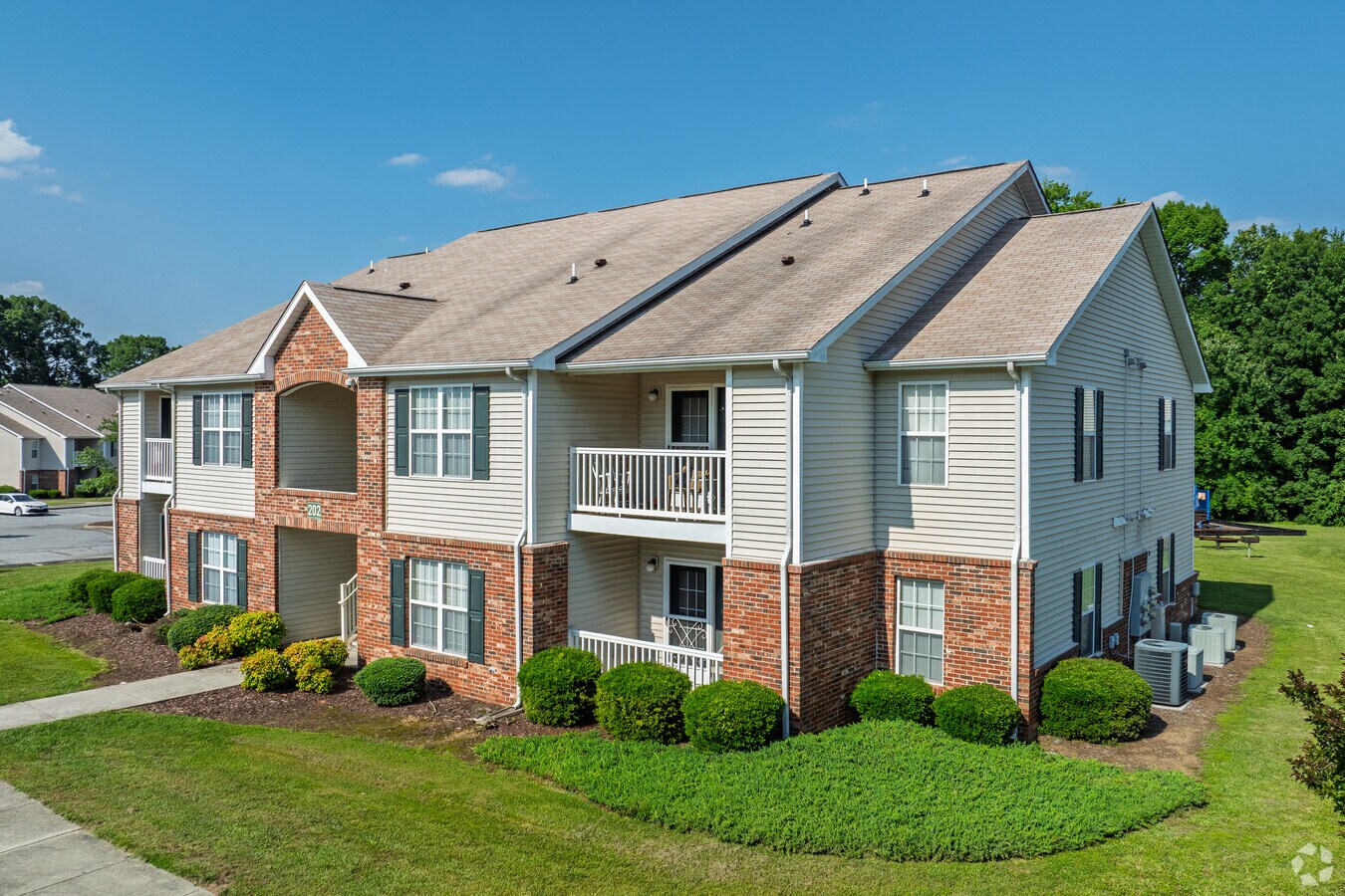 Windhill and Windhill Court - Windhill and Windhill Court Apartments