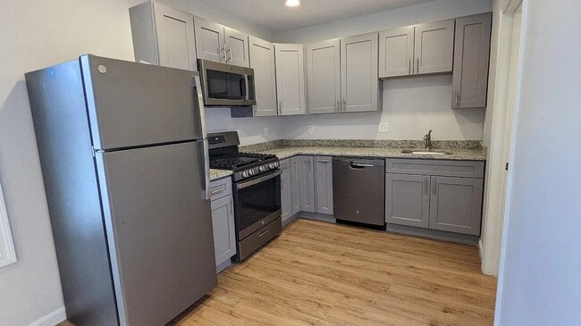 Photo - 8 Lawton Pl Unit 7