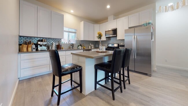 Photo - 5126 Ewing St