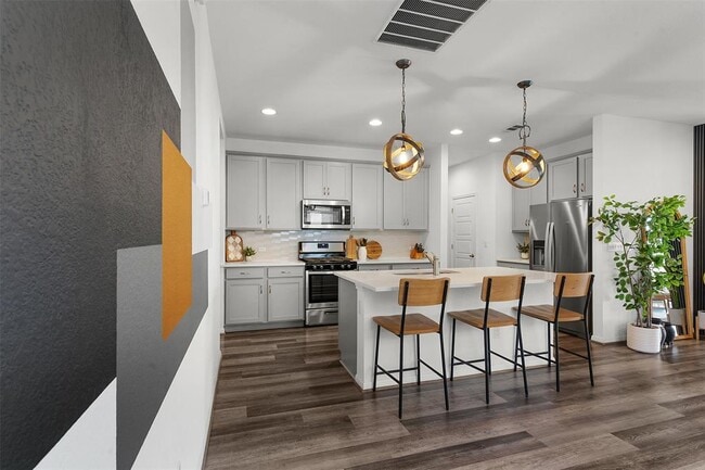 Photo - 433 Gaida Loop