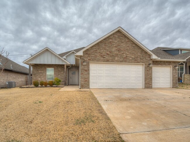 Building Photo - 4 Bedroom + Yukon Schools