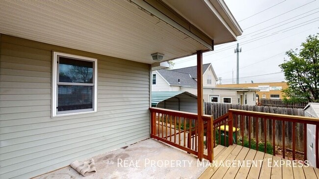Photo - 630 N Nesmith Ave