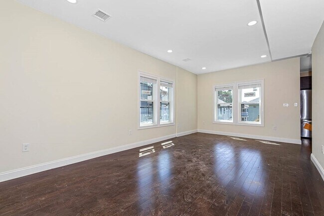 Photo - 72 Stanley Ave