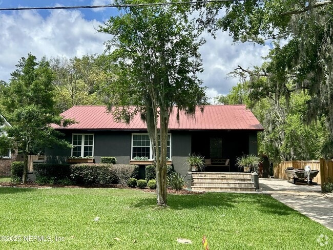Building Photo - 1240 Holmesdale Rd Rental