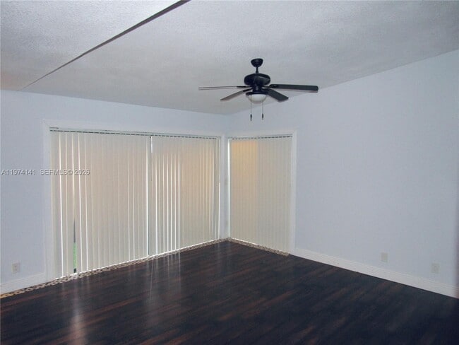 Photo - 233 Meadows Dr