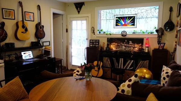 Photo - 1811 Alameda Dr Apartamentos Unidad Cottage in Travis Heights