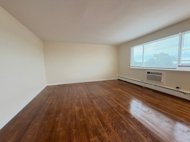 Photo - 2033 W 111th St