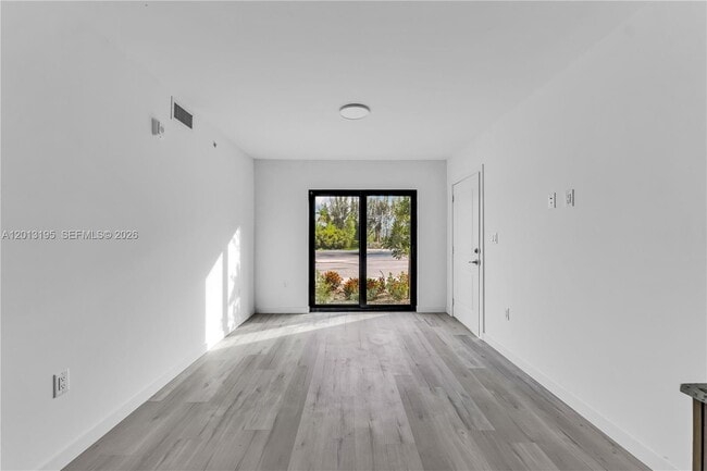 Photo - 175 NW 160th St Unidad 212