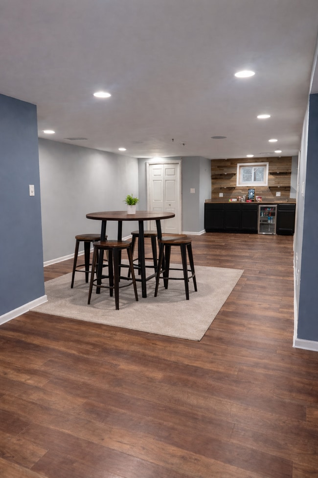 Photo - 12418 White Oak Dr