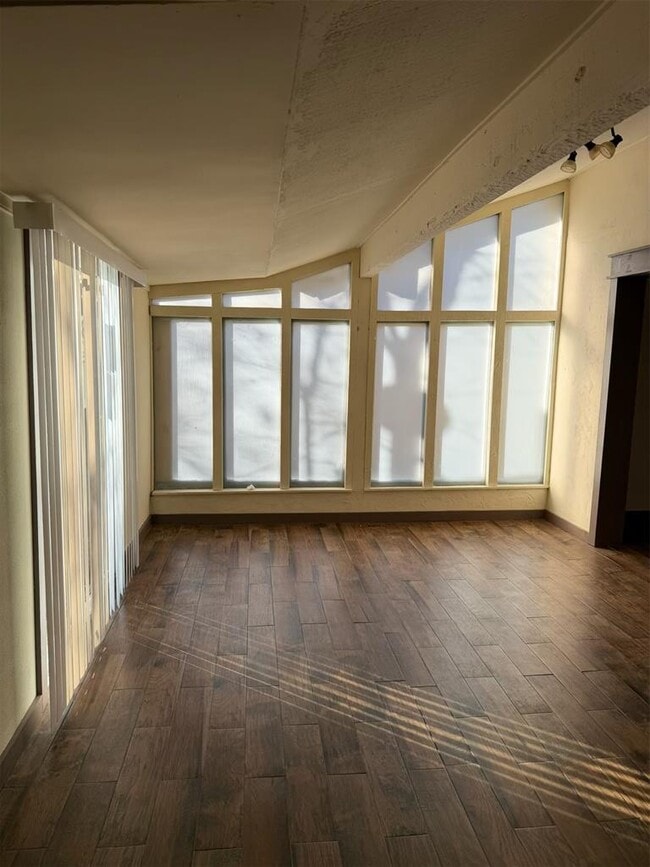 Photo - 2104 NW 115th St