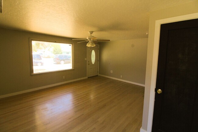 Photo - 2 Bedroom, 1 Bath Home in Kennewick