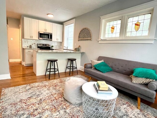 Photo - 4560 Flad Ave Unidad 1E