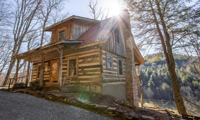 One of a Kind – Authentic Log Cabin with S... - One of a Kind – Authentic Log Cabin with S... House