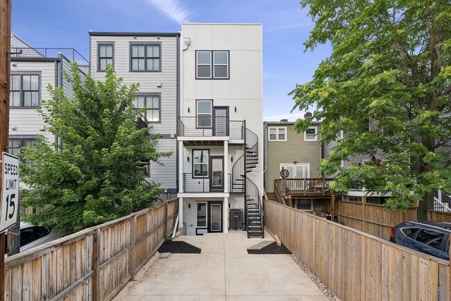 Photo - 2608 4th St NE Unit 1