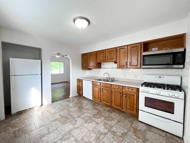 Photo - 3 bedroom maumee schools