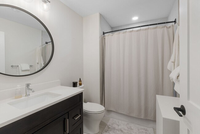 Photo - 320 Maverick St Unidad 301