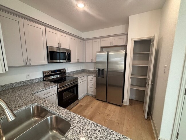 Photo - New Townhome, Ready for Move-in