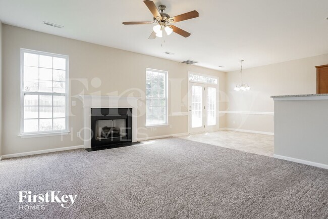 Photo - 705 Hawthorn Ridge Dr