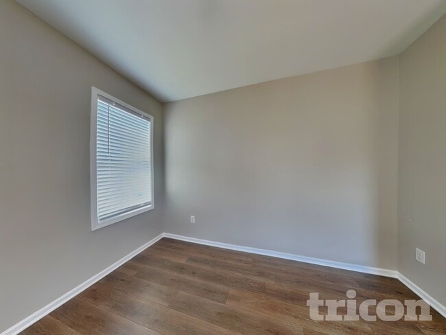 Photo - 176 Olde Pl