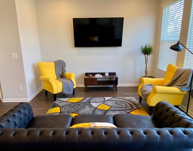 Photo - 1412 Winding Stream Rd