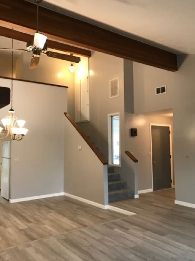 Building Photo - 297 Monroe Pl