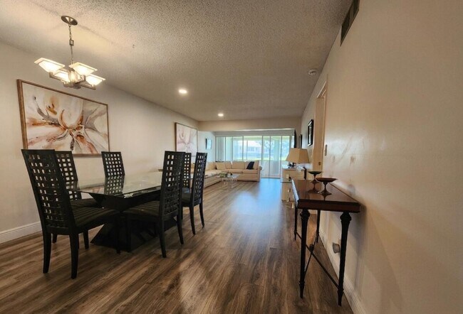 1560 NW 18th Ave Unit 104