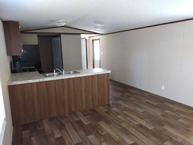 Photo - 212 E 5th Ave