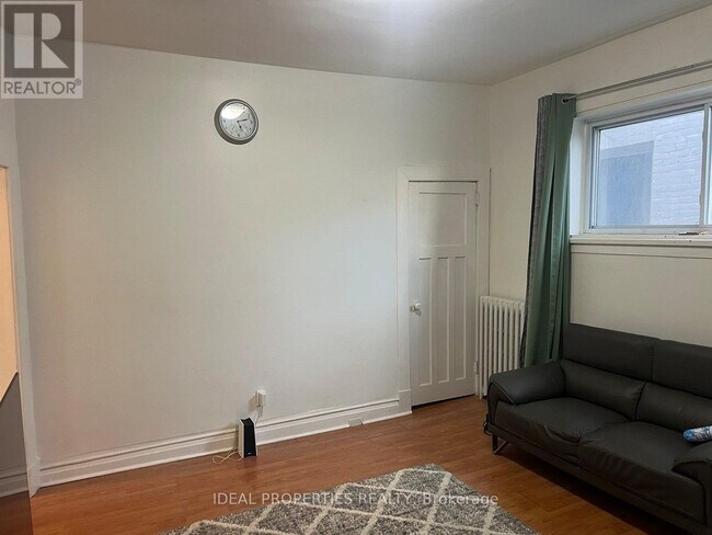 Photo - 277 Bronson Ave