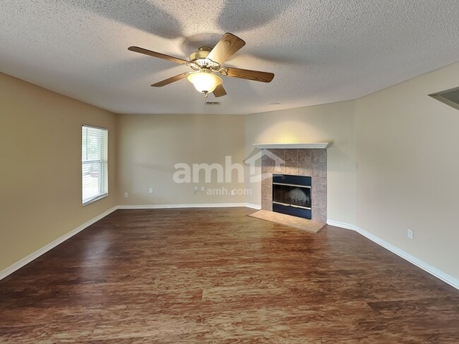 Photo - 850 Woodvale St