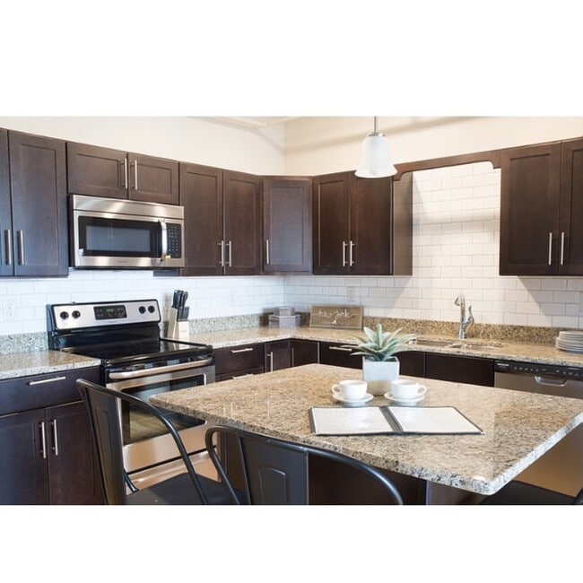 126 4th St Unit 1