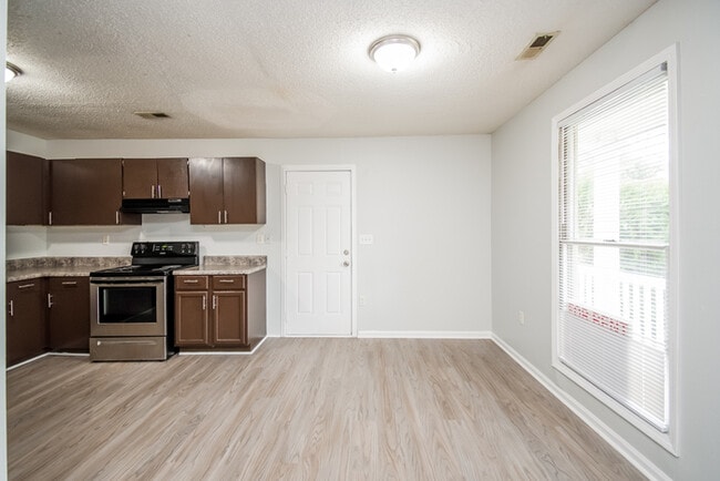 Photo - 509 Riley St