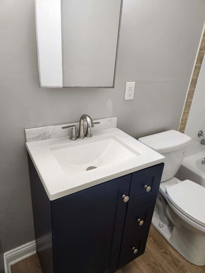 Photo - 1228 W 18th St