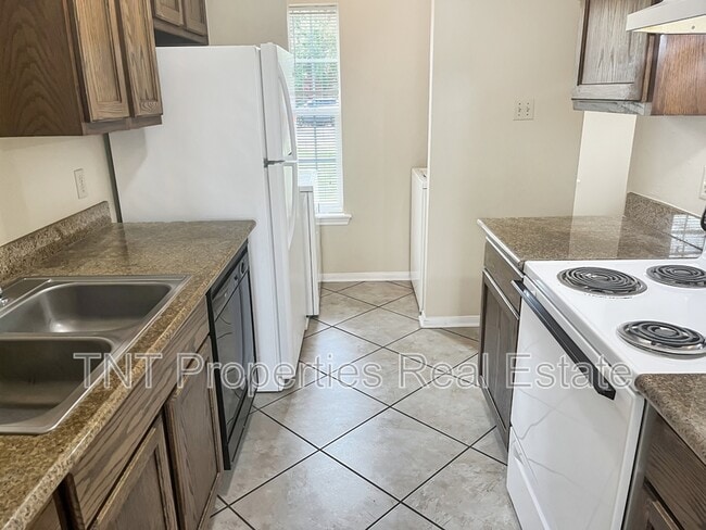 Photo - 1811 Woodsman Dr Unidad C