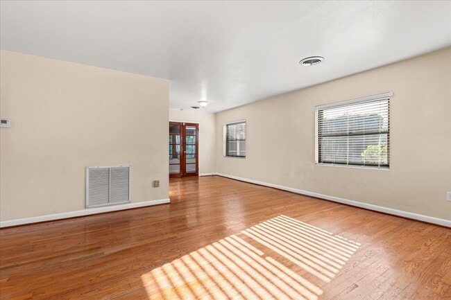Photo - 1671 Dale Ave