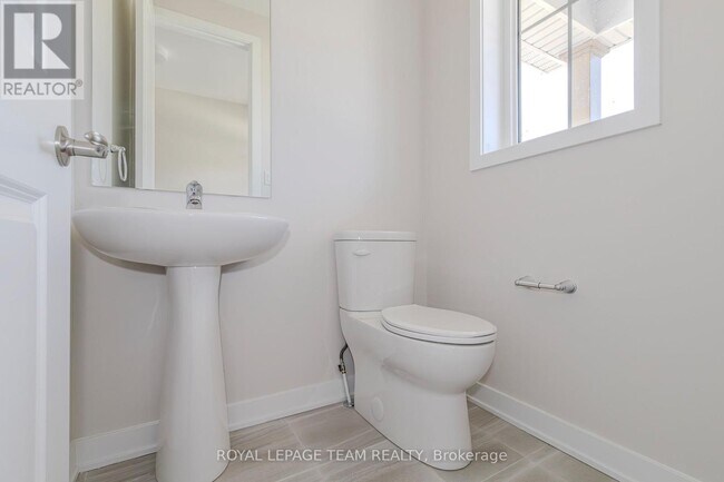 Photo - 475 Meynell Rd