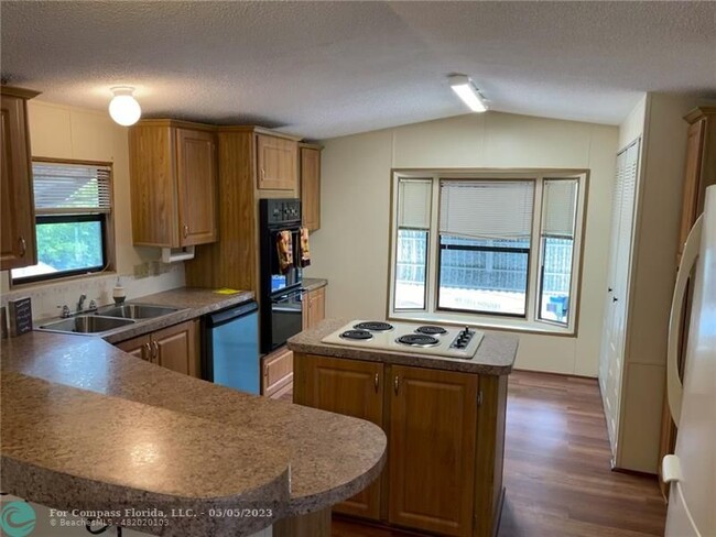Photo - 3161 SW 53rd Ave Condo