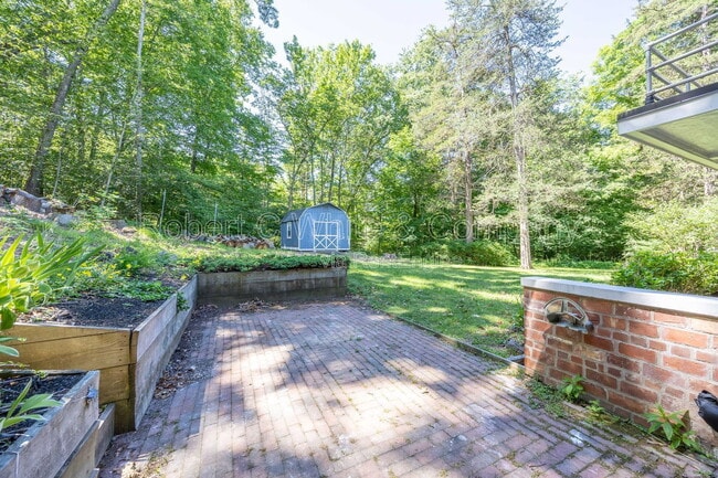 Photo - 205 Jinny Hill Rd