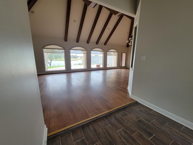 Photo - 210 Rio Grande Dr