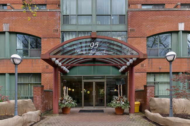 Photo - 95 Prince Arthur Ave