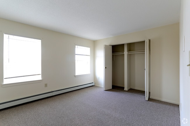 2 BR 2 Bath 3 Story -