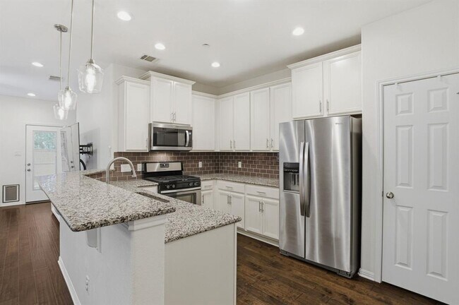 Photo - 2304 S Lakeline Blvd Unit 404