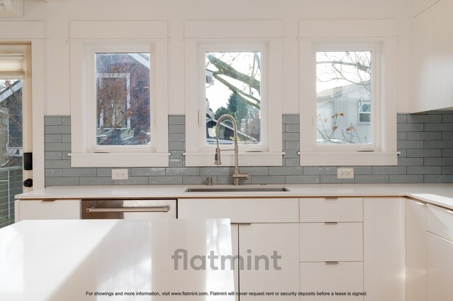 Building Photo - 2315 N 56th St