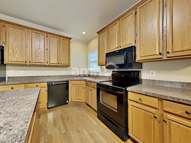 Photo - 6261 Sharpsburg Ct NW