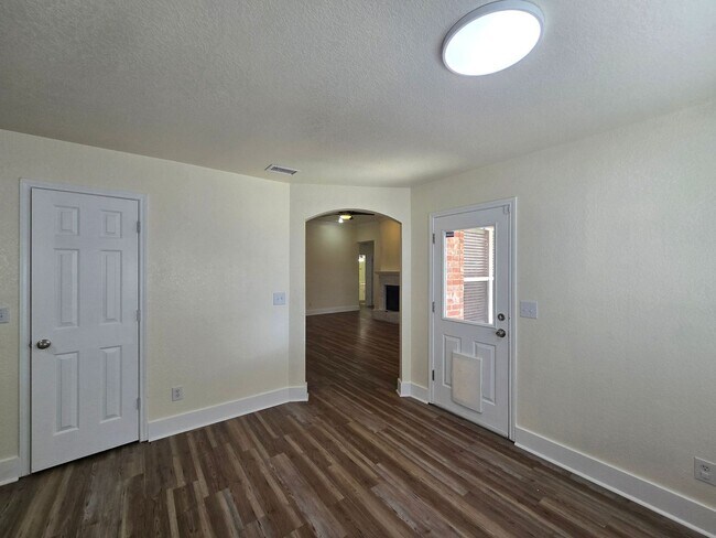 Photo - RENT REDUCTION - AVAILABLE NOW!