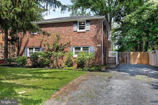Photo - 72 Clearview Ave
