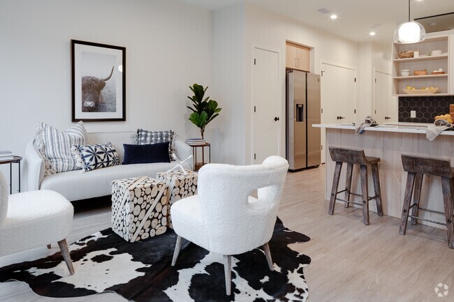 1BR, 1BA - 698SF
