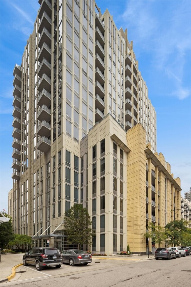 Building Photo - 720 N Larrabee St Unit 1002