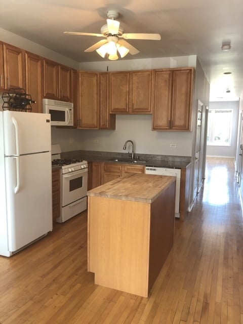 Photo - 2237 W Fullerton Ave Unit 3