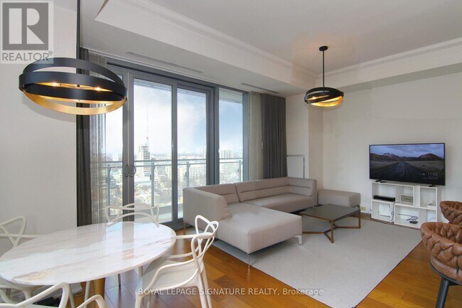 Photo - 55 Scollard St Unit 1905